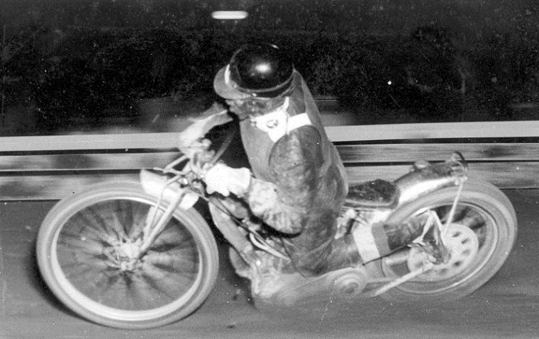 Name:  Merv Neil about to fall - PN Speedway.jpg
Views: 1716
Size:  147.4 KB