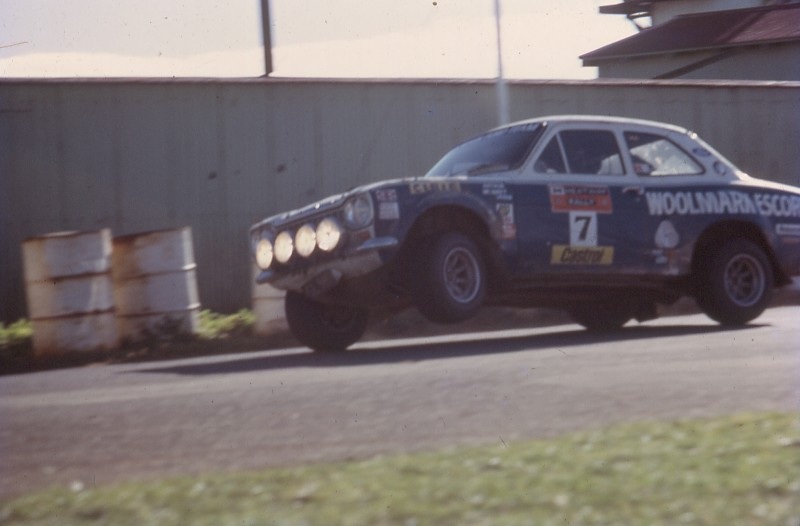 Name:  Mike Marshall, Woolmark Escort - Pukekohe, Heatway Rally Special Stage.jpg
Views: 2314
Size:  75.9 KB