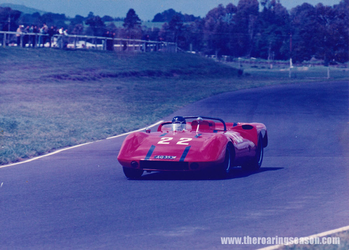 Name:  Geoff Mardon, Stanton Corvette, Pukekohe 1967-68.jpg
Views: 1849
Size:  113.6 KB