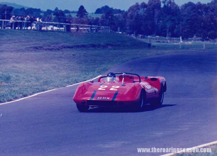 Name:  Geoff Mardon, Stanton Corvette, Pukekohe 1967-68.jpg
Views: 2010
Size:  113.6 KB