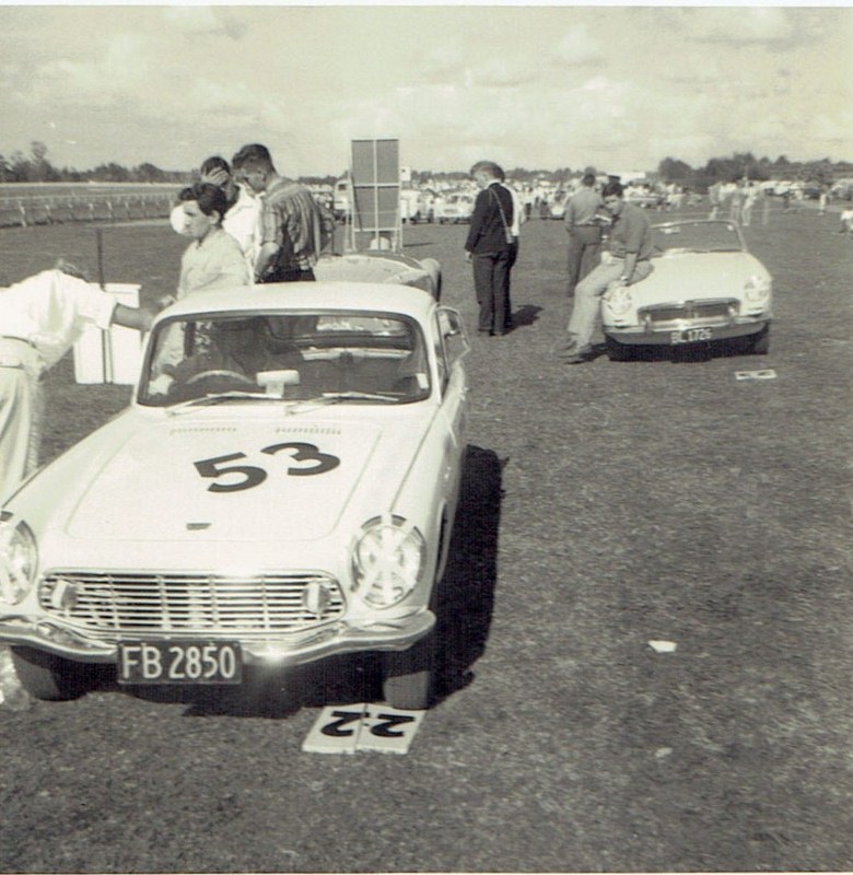 Name:  Pukekohe April 1966 #6 Honda  Feo Stanton and MG's CCI12102015_0001 (780x800).jpg
Views: 8108
Size:  161.8 KB