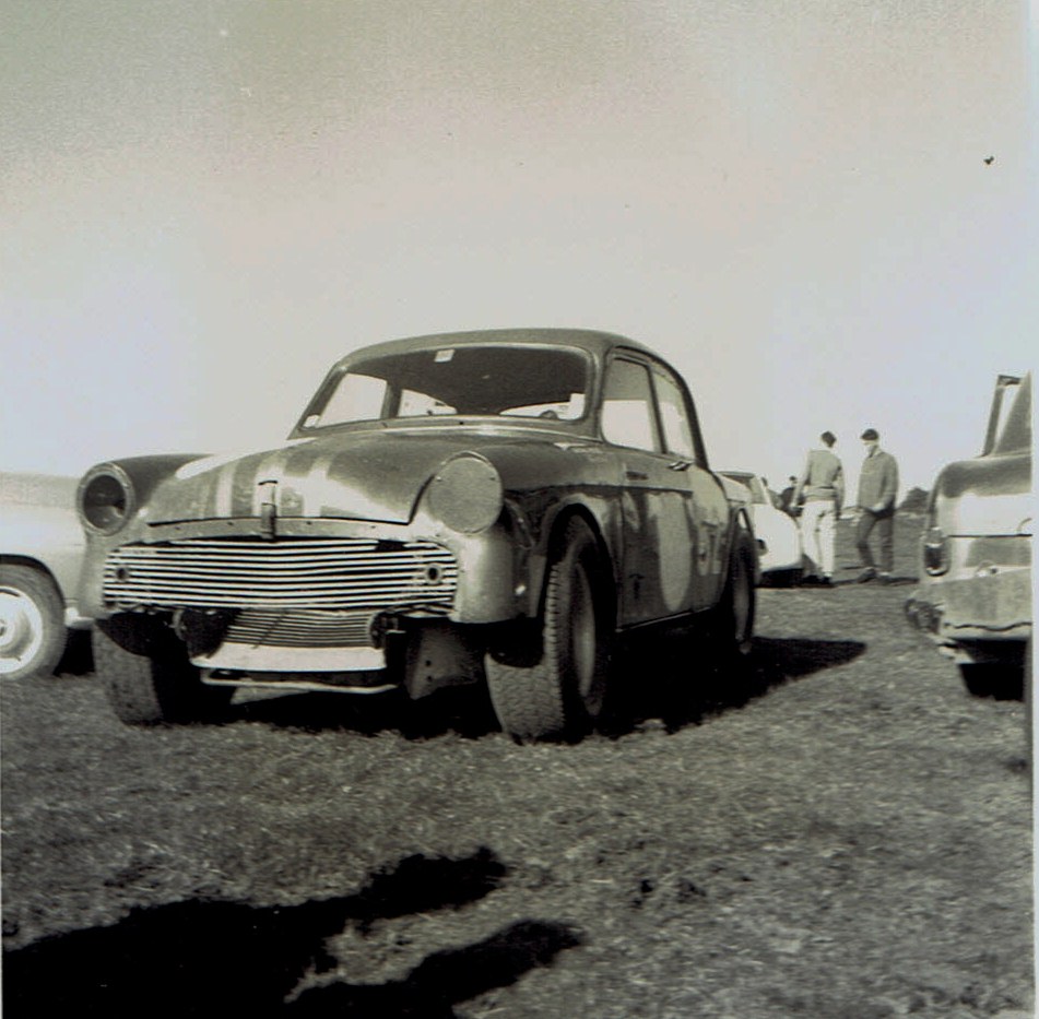 Name:  Pukekohe May 1966 #13, Humber -Jaguar  T Boyle v2, CCI13102015_0001 (2).jpg
Views: 6984
Size:  167.8 KB