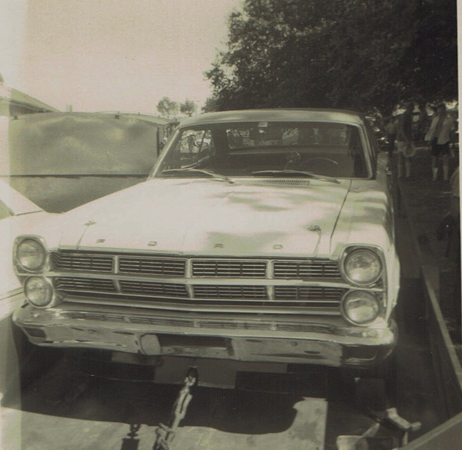 Name:  Pukekohe Jan 1968  GP #6 Ford Galaxie Robbie Francevic v2, CCI15102015_0003 (2).jpg
Views: 4080
Size:  160.4 KB