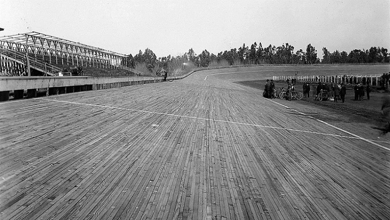 Name:  Beverly_Hills_Speedway_1921.jpg
Views: 1579
Size:  182.3 KB