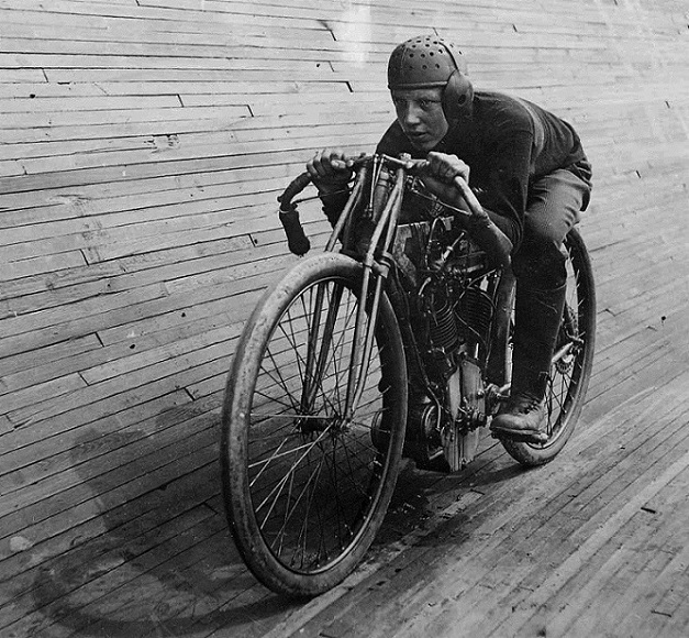 Name:  motordrome-racer-1914.jpg
Views: 1207
Size:  178.9 KB