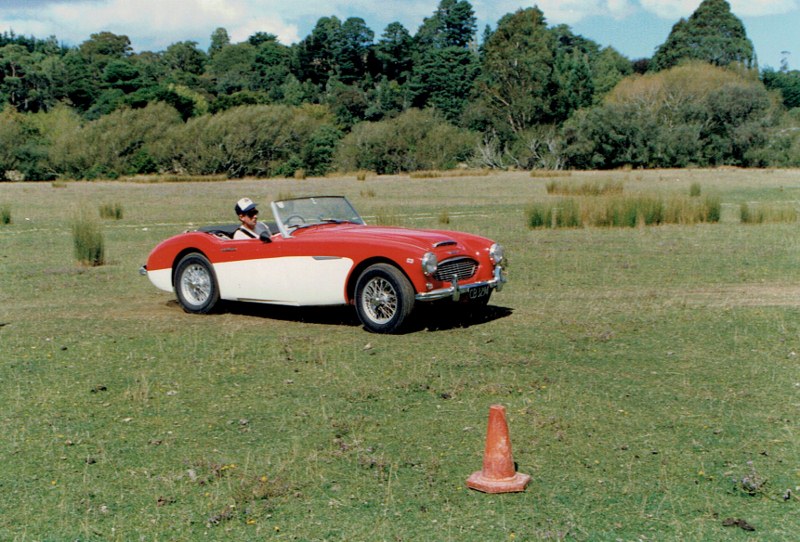 Name:  AHCCNZ events #18 1989 Masterton Rally The Gymkhana  Roger Dowding in Barry Moon's 3000 CCI24022.jpg
Views: 820
Size:  164.8 KB