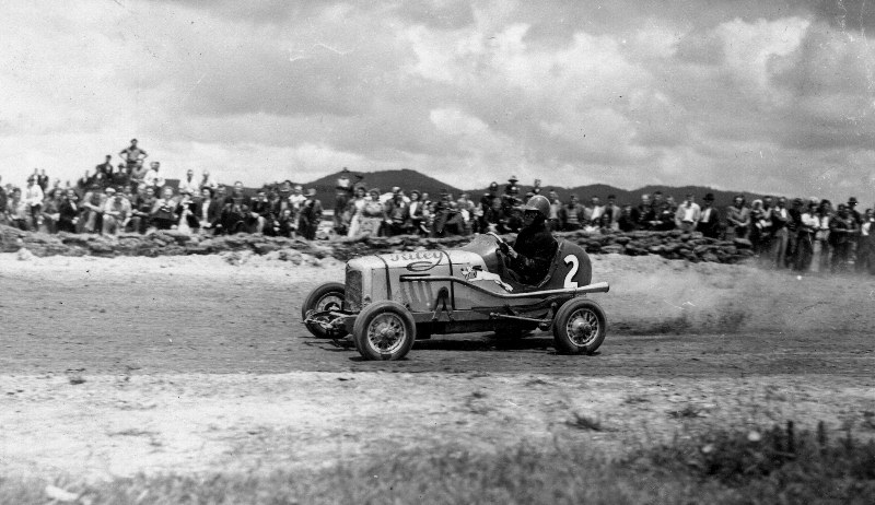 Name:  NSCC early years Riley Bugatti special U59 Ron Roycroft at Huntly 1945 (800x462).jpg
Views: 1249
Size:  122.8 KB
