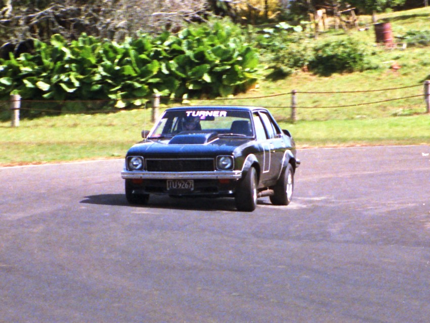 Name:  185_0405_103 Holden.jpg
Views: 507
Size:  156.7 KB