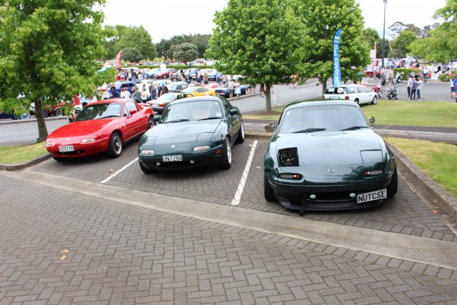 Name:  C & C #22 MX5 group front Nov 2017 832 (640x427).jpg
Views: 1556
Size:  122.0 KB