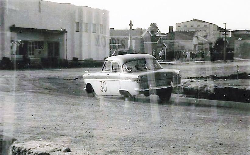 Name:  Motor Racing Matamata #11 1964 Ford Zephyr Alan Boyle photo.jpg
Views: 829
Size:  59.7 KB