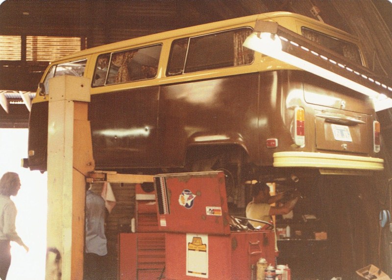 Name:  Healey trip 1982 #112 The VW 751 JMG Jim Mann's workshop 06;08;82 CCI18062016_0006 (800x572).jpg
Views: 1023
Size:  131.4 KB