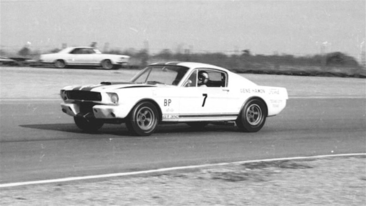 Name:  SHELBY%20GT350%20PEDRO%20RODRIGUEZ%20%20GVR%20FEB%2066.jpg
Views: 1072
Size:  97.3 KB