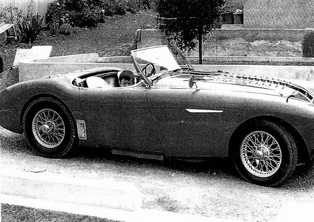 Name:  AH 100 - Healey - Corvette #5 pre accident Ron McPhail J Manhire resize  jpg (2) (800x565) (640x.jpg
Views: 956
Size:  160.2 KB