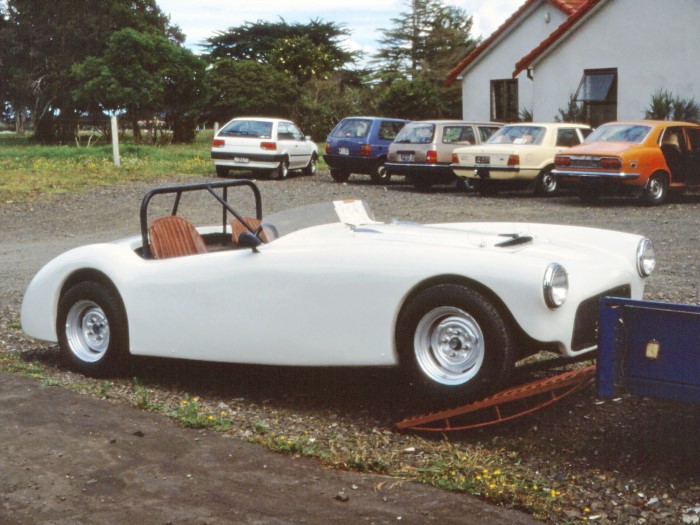 Name:  Bucklers in NZ #171 Hakw Jarvie bodied car Ardmore 1989 Ray Green .jpg
Views: 1103
Size:  101.6 KB