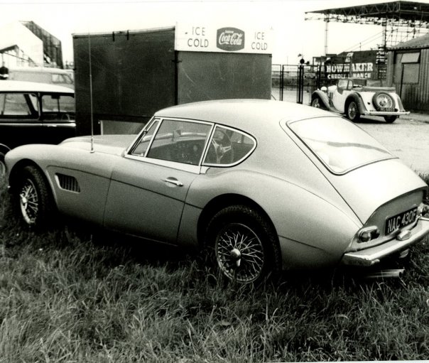 Name:  AH 3000 #52 Coupe prototype at Silverstone 1968 I Visser archives .jpg
Views: 1112
Size:  79.8 KB