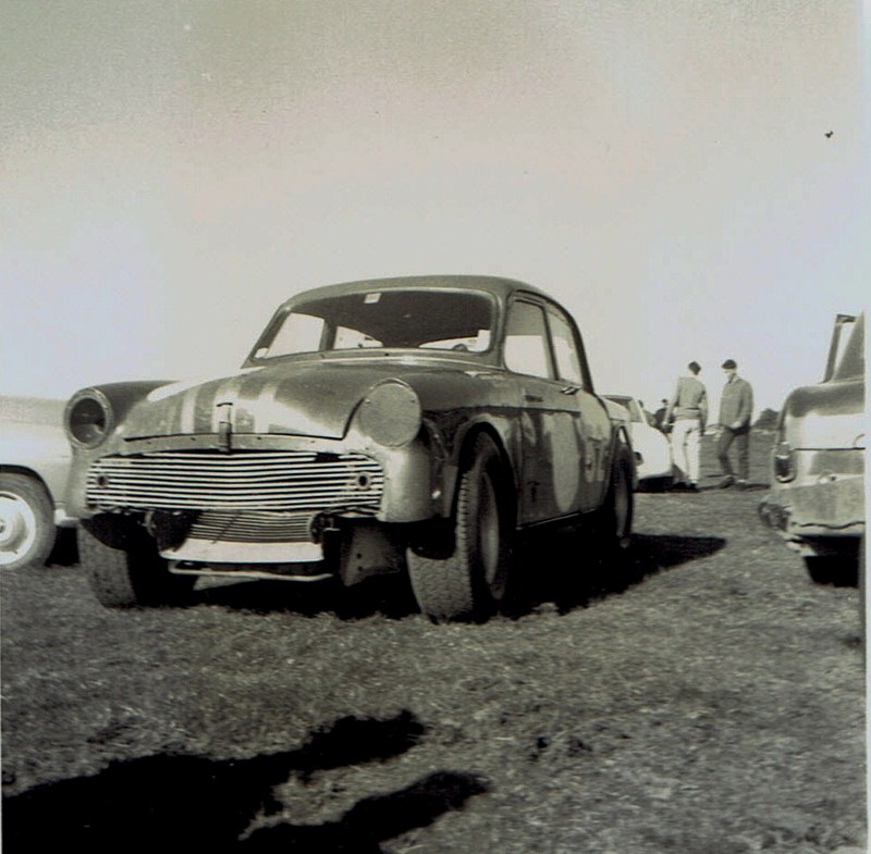 Name:  Pukekohe May 1966 #13, Humber -Jaguar  T Boyle v2, CCI13102015_0001 (2) (800x785).jpg
Views: 1472
Size:  134.5 KB