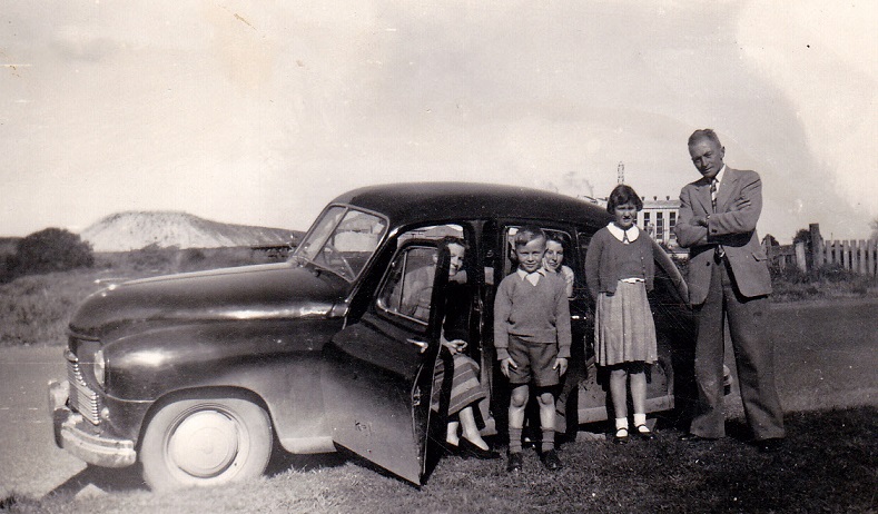 Name:  1951 Standard Vanguard. Phase 1 saloon... 2 litre.jpg
Views: 5162
Size:  145.2 KB