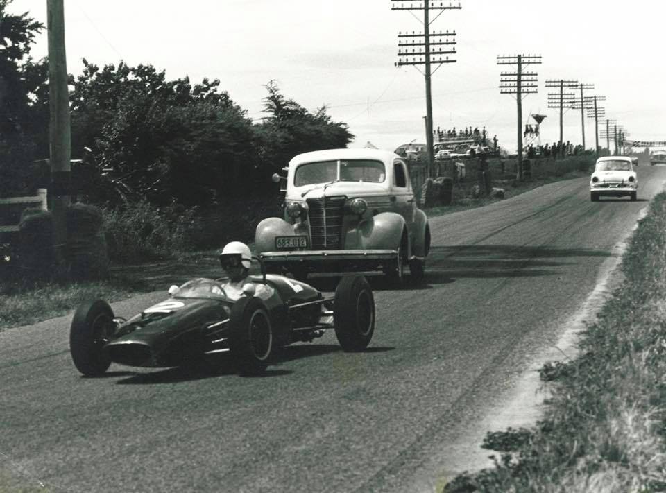 Name:  Motor Racing Renwick #16 1963 practice A Buchanan Brabham P Gillem Chev Marwood Humber ..jpg
Views: 837
Size:  81.7 KB