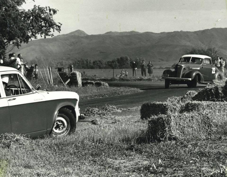 Name:  Motor Racing Renwick #19 1963 Wayne Fuller Humber Giff Tait Chev Coupe Marlborough CC archives.jpg
Views: 849
Size:  126.1 KB