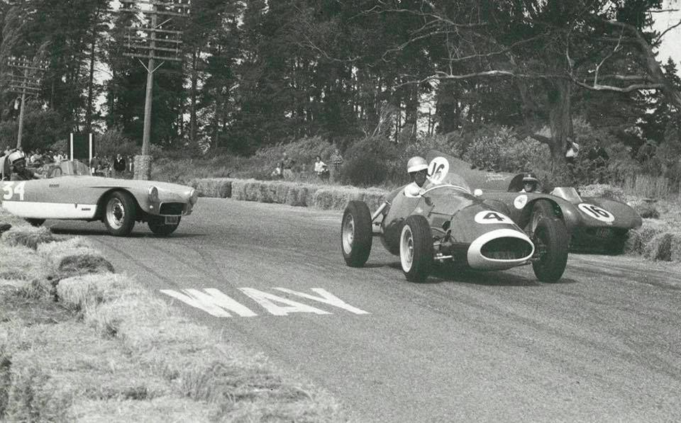 Name:  Motor Racing Renwick #30 1963 Sports Cars and Specials scratch race 260M Stanton Buckler Marlbor.jpg
Views: 2054
Size:  101.2 KB