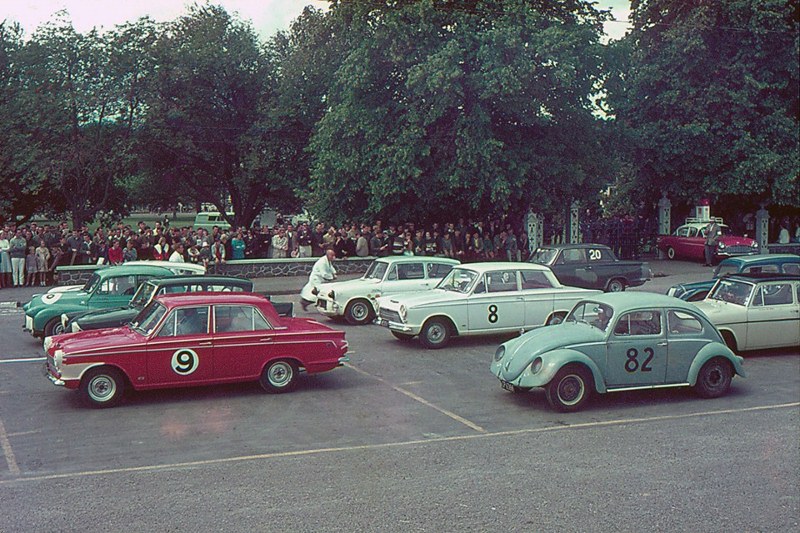 Name:  Motor Racing Waimate #22 B 1965 Saloon car field the rest K Brown Ford 10 spl Kelvin Brown  (800.jpg
Views: 1941
Size:  177.6 KB