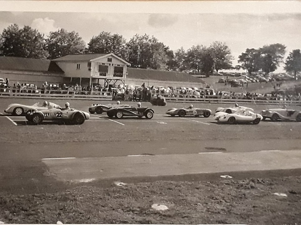 Name:  Pukekohe 1966 #13 April 1966 Sports Car Race Start Steve Sharp .jpg
Views: 2119
Size:  177.6 KB