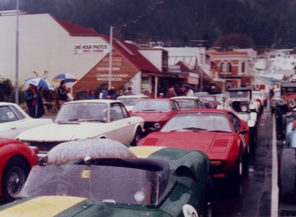 Name:  Motor Racing South Island #163 Queenstown Sprints 1986 grid in the rain Annie Swain archives .jpg
Views: 1409
Size:  101.2 KB