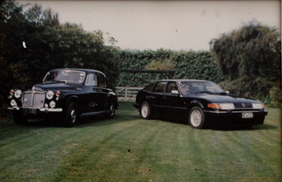 Name:  Rover SD1 Vitesse #2 and P4 - Ed's car current owner Edward Winchester Mar 2108 .jpg
Views: 1689
Size:  70.7 KB