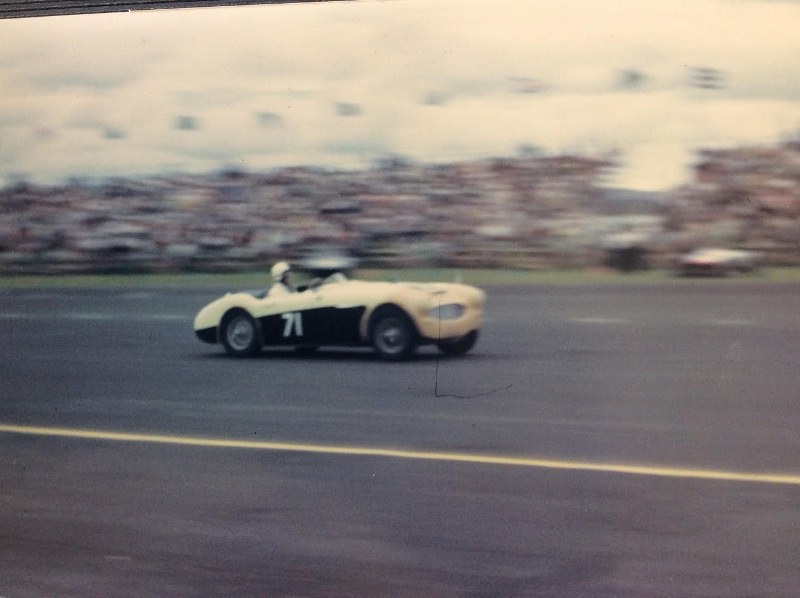 Name:  AH 3000 #243 Ruddspeed Race #71 Ardmore 1962 P McLoughlin Myles Hicks  (800x598).jpg
Views: 1472
Size:  94.3 KB