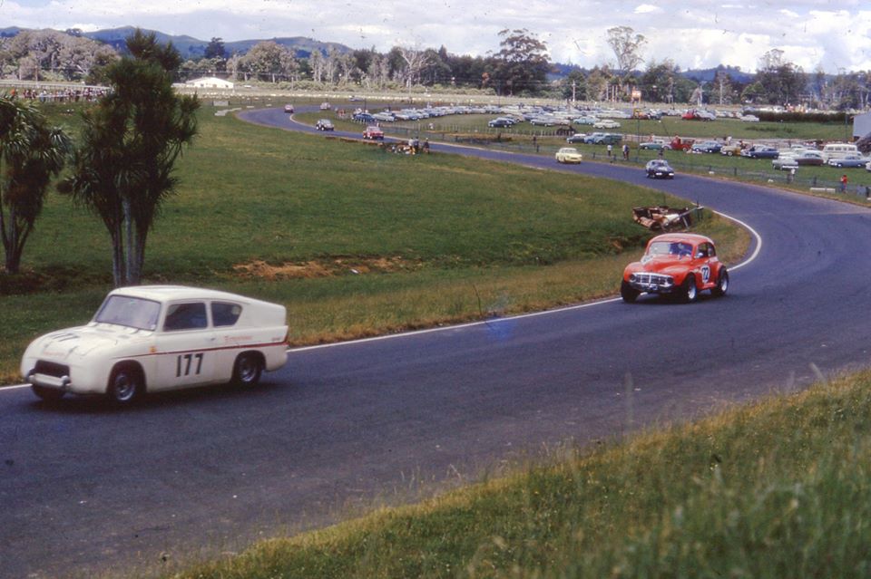 Name:  Morrari #5 Souness and Anglia Simpson Pukekohe 1966 GP meeting ! Duncan Laird .jpg
Views: 1461
Size:  99.3 KB