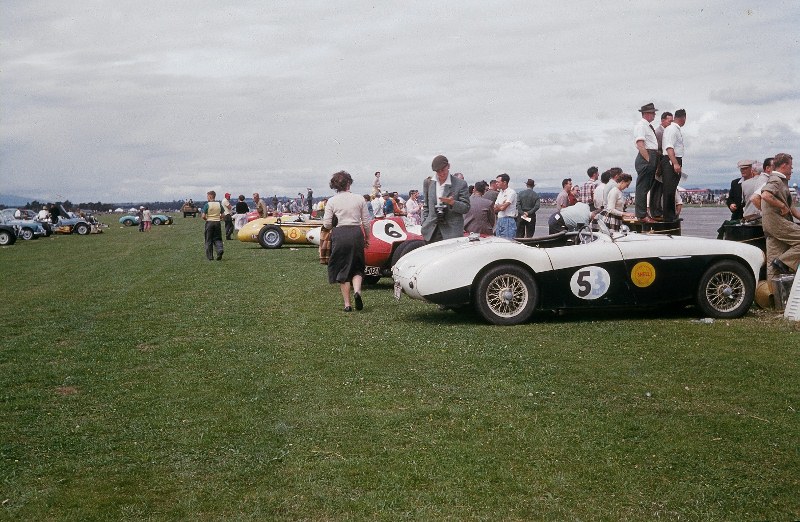 Name:  AH 100S #995 B AHS3908 1959 Feb 28th Ohakea - #5 Graham Pierce Healey 100S, 6 Pat Hoare Ferrari .jpg
Views: 595
Size:  160.8 KB