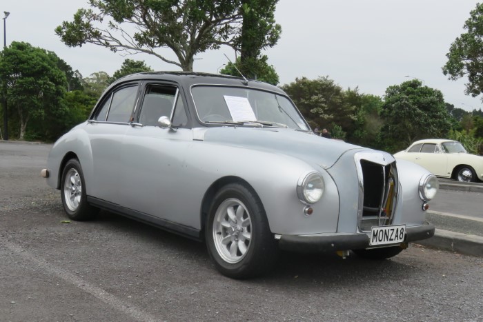 Name:  Cars #915 MG Magnette - modified Ray Green .jpg
Views: 398
Size:  104.1 KB