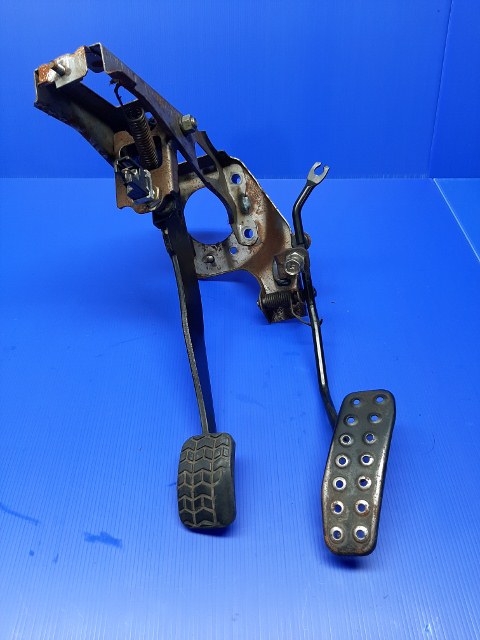 Name:  MX5 #38 B Accelerator Brake mounting pedals M Bullivant 20200213_221635 (2) (480x640).jpg
Views: 1007
Size:  106.6 KB