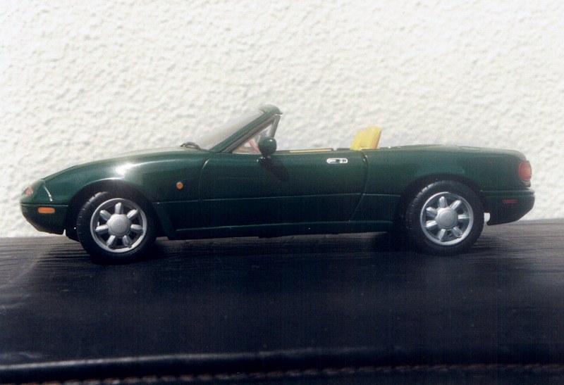 Name:  MX5 #211 1;18 1991 Kyosho V-Special L side top down CCI04042020_0011 (800x547).jpg
Views: 596
Size:  98.7 KB