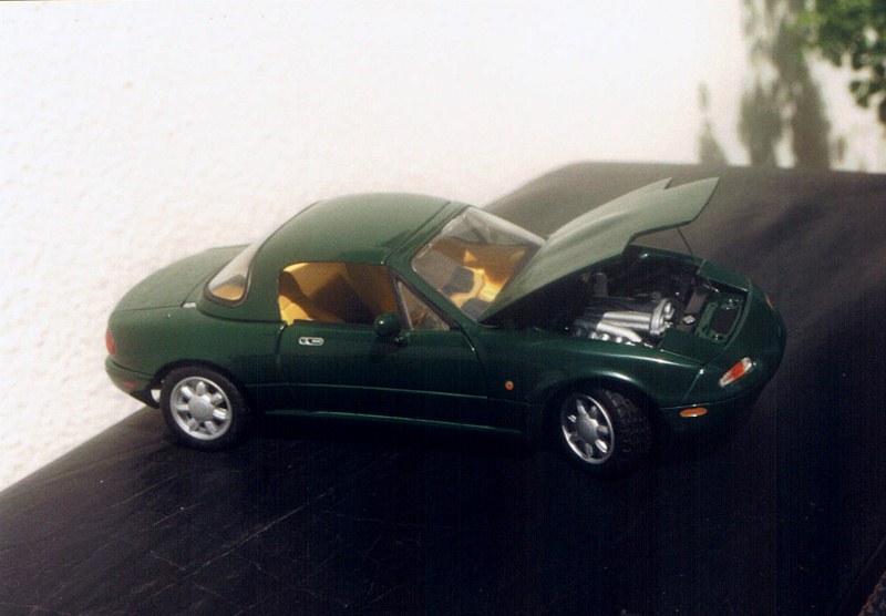 Name:  MX5 #213 1;18 1991 Kyosho V-Special Bonnet up CCI04042020_0014 (800x556).jpg
Views: 546
Size:  92.1 KB