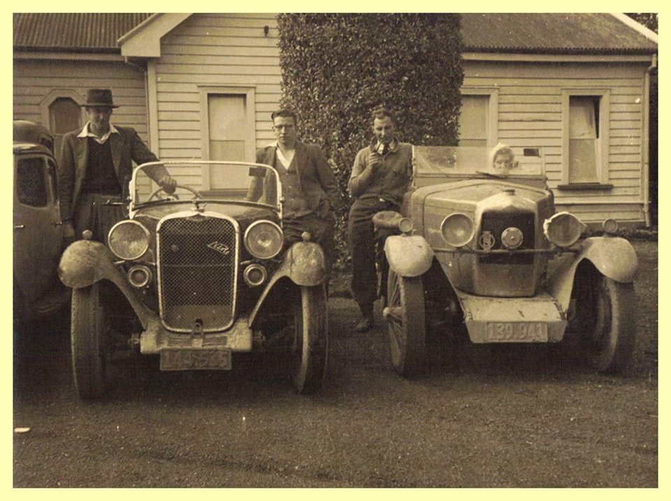 Name:  NSCC #11 Early years Trial 1949 Helensville Ken Hemus Singer L Ed Dowding Riley R -Ed Dowding ph.jpg
Views: 710
Size:  133.3 KB