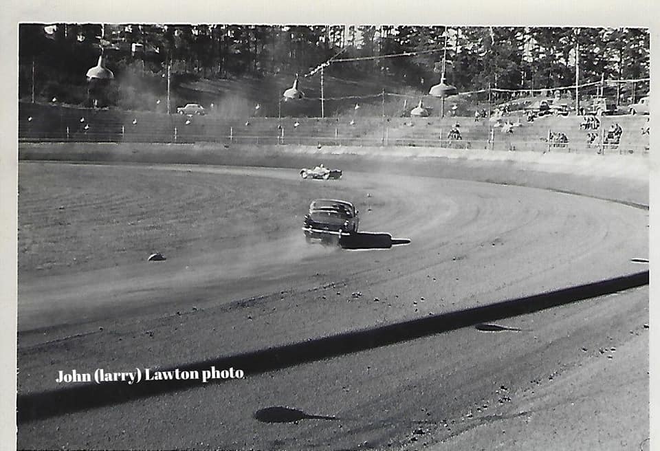 Name:  NSCC #326 1965 8 May Roger Smith in the Daimler Dart chasing Jamie Aislebie J L Lawton .jpg
Views: 956
Size:  78.0 KB