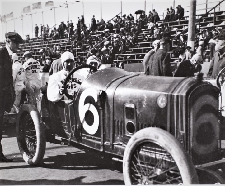 Name:  1915. Bob Burman in his Peugeot # 6 - Copy.jpg
Views: 969
Size:  156.2 KB