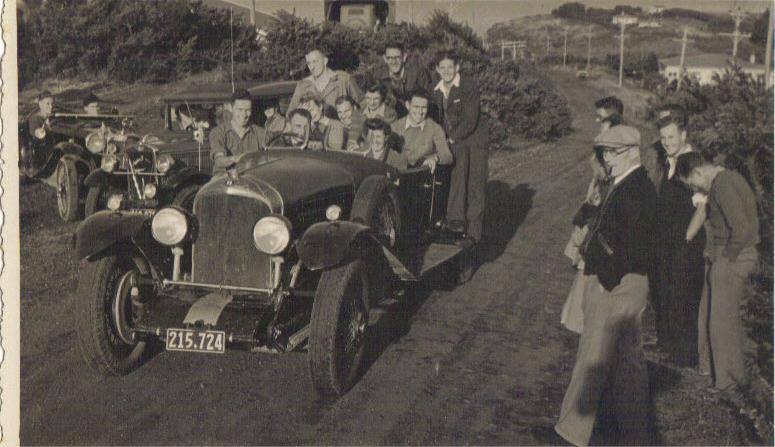 Name:  Family #115 1946 Ed back seat -Graham Wells Bentley NSCC Taylors Bay hclimb  E Dowding archives.jpg
Views: 815
Size:  60.5 KB