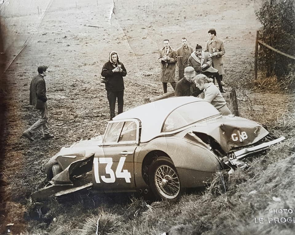 Name:  AH 3000 #414 Pat Moss - Carlsson crash 1960's works Rally Car Sal Paul BMC archives .jpg
Views: 1709
Size:  120.8 KB