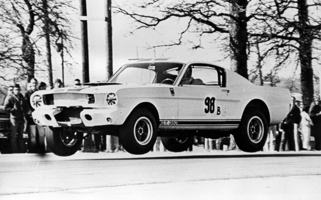 Name:  1965 ken-miles-in-the-1965-ford-shelby-gt350-competition-with-chassis-no-5r002-at-green-valley-r.jpg
Views: 1924
Size:  165.7 KB