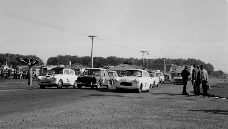 Name:  Motor Racing Matamata #31 1964 Saloons the start Ross Cammick Scott-Given archives .jpg
Views: 987
Size:  62.9 KB