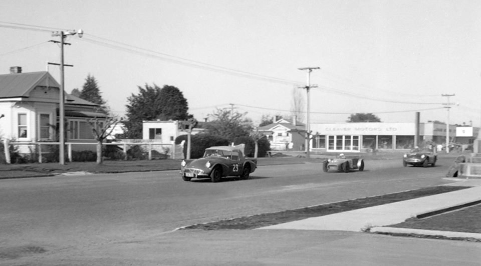 Name:  Motor Racing Matamata #42 1964 Sports Cars Daimler others Ross Cammick Scott-Given archives .jpg
Views: 966
Size:  58.2 KB