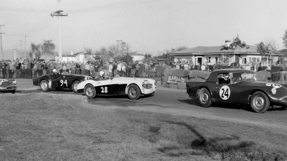 Name:  Motor Racing Matamata #45 1964 24 Steve Oxton 28 Pat McLoughlin 3000 94 M Lucas 25 Trevor Sheffi.jpg
Views: 788
Size:  69.3 KB