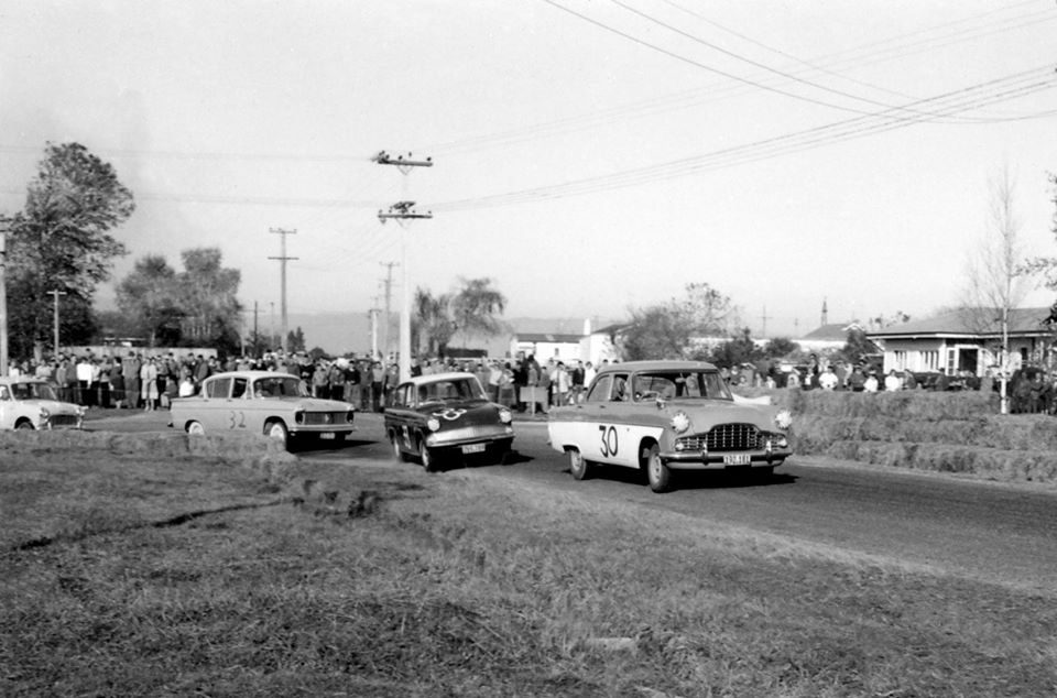 Name:  Motor Racing Matamata #55 1964 Zephyr other Saloons Ross Cammick Scott-Given archives .jpg
Views: 1234
Size:  91.6 KB