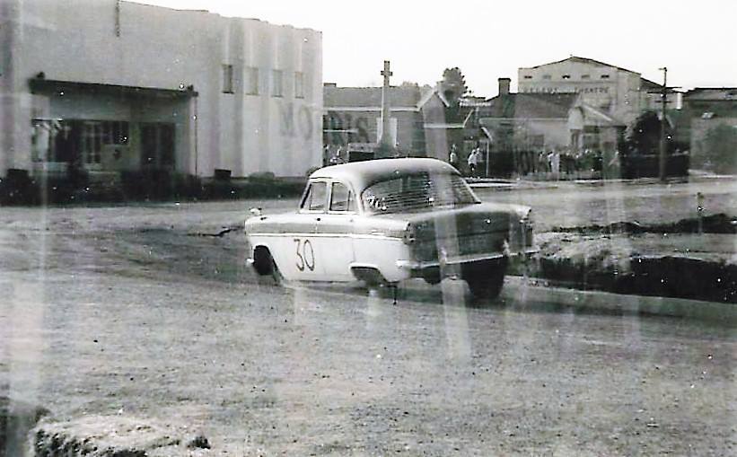 Name:  Motor Racing Matamata #12 1964 Ford Zephyr Alan Boyle photo.jpg
Views: 668
Size:  59.7 KB