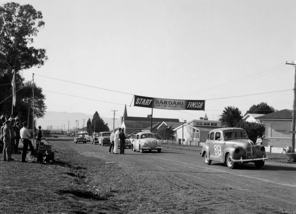 Name:  Motor Racing Matamata #36 1965 A40 Devon VW others 65 plates start Ross Cammick Scott-Given arch.jpg
Views: 1735
Size:  91.8 KB