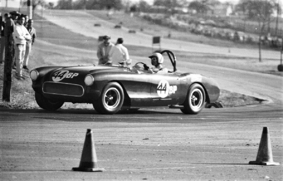 Name:  CORVETTE C1 PAUL WAHRENBERG p1 GVR FEB 1967 (1).jpg
Views: 715
Size:  172.1 KB