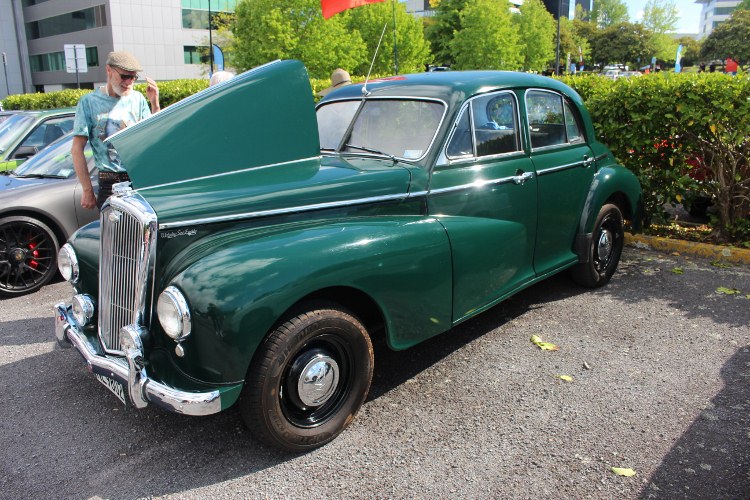 Name:  C and C 2020 #343 Wolseley 6 bonnet up Oct 2020_10_24_1912 (750x500).jpg
Views: 578
Size:  174.0 KB