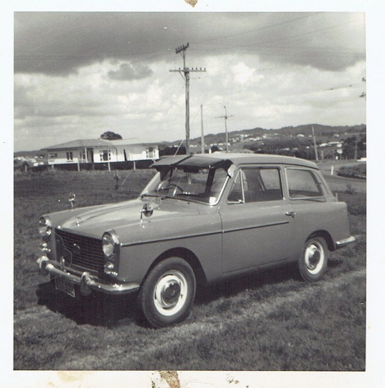 Name:  Cars by Roger Dowding #2 My Aunts 1960 Austin A40 Mk1, at Manly NZ 1962 CCI04022016_0004 (795x80.jpg
Views: 2002
Size:  149.1 KB